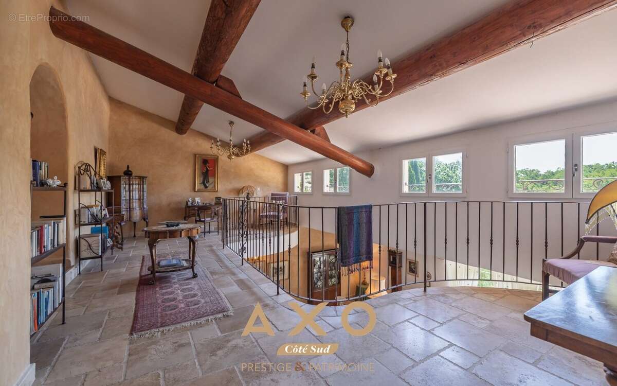 Allemagne-en-provence - bastide - 696 m² - 5 habitations - piscine 15x7 - terrain 1 ha - 995 000  - photo 11