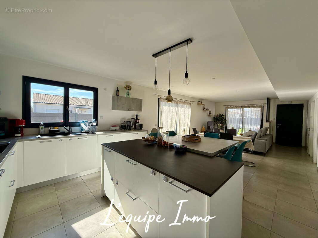 Maison contemporaine T5 de 120m2 sur 467m2 - photo 6