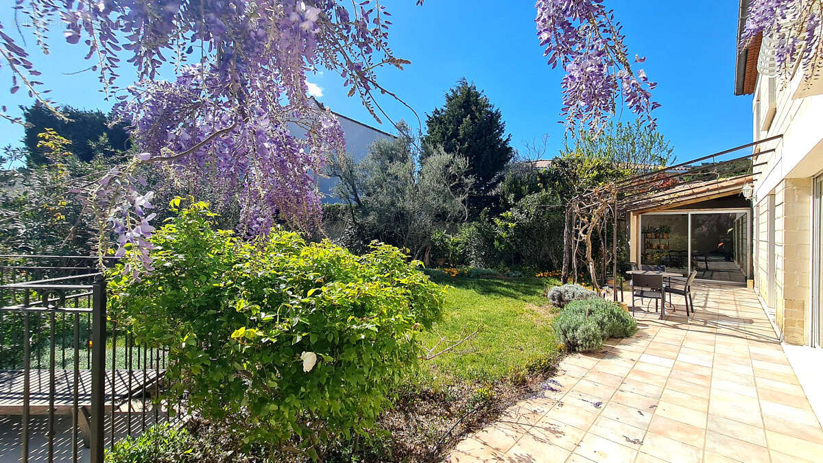 Maison à VILLENEUVE-LES-AVIGNON