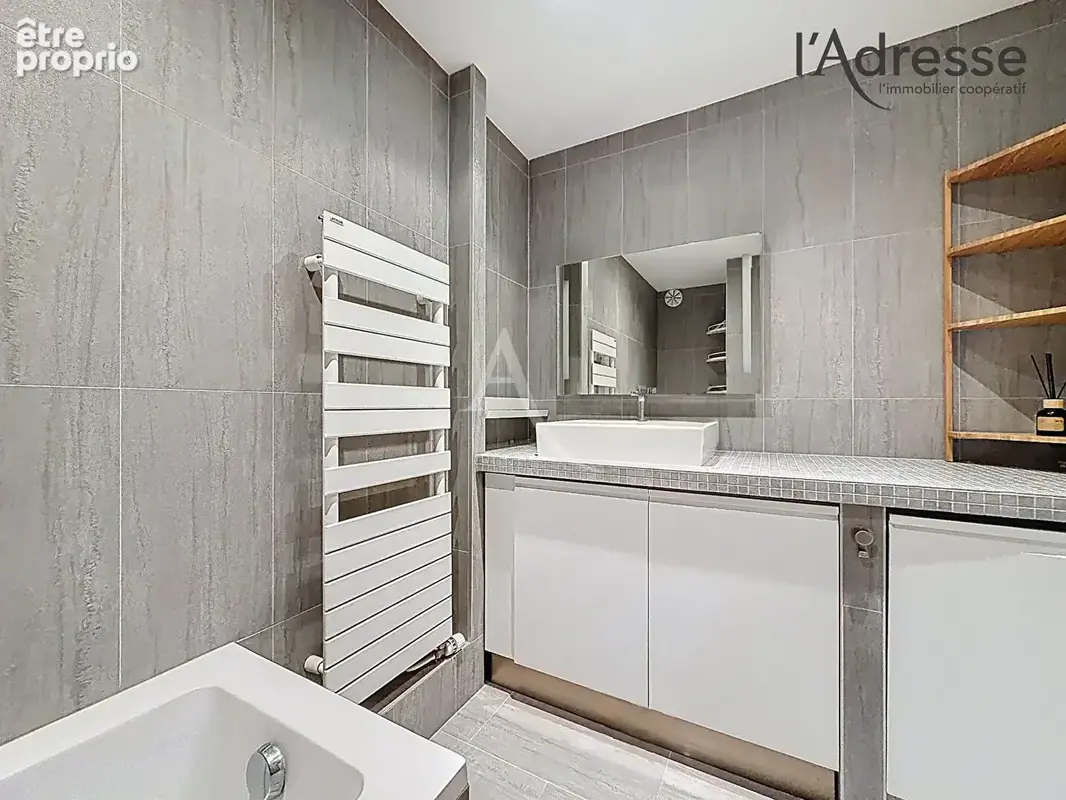 NANTERRE/ Sadi Carnot - Appartement 2/3 pièces 51m² - Loggia 3m² - 1 Cave -1 Parking - photo 13