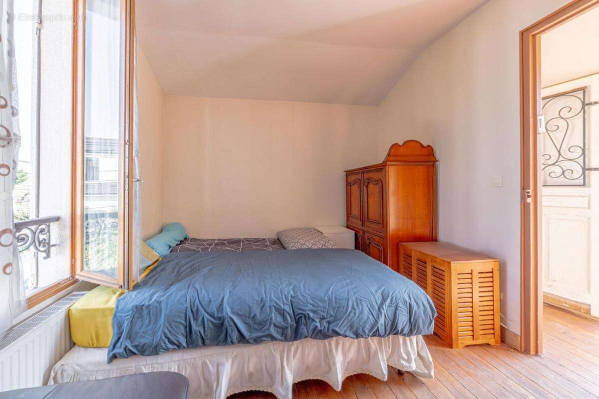 Maison à SAINT-MAUR-DES-FOSSES