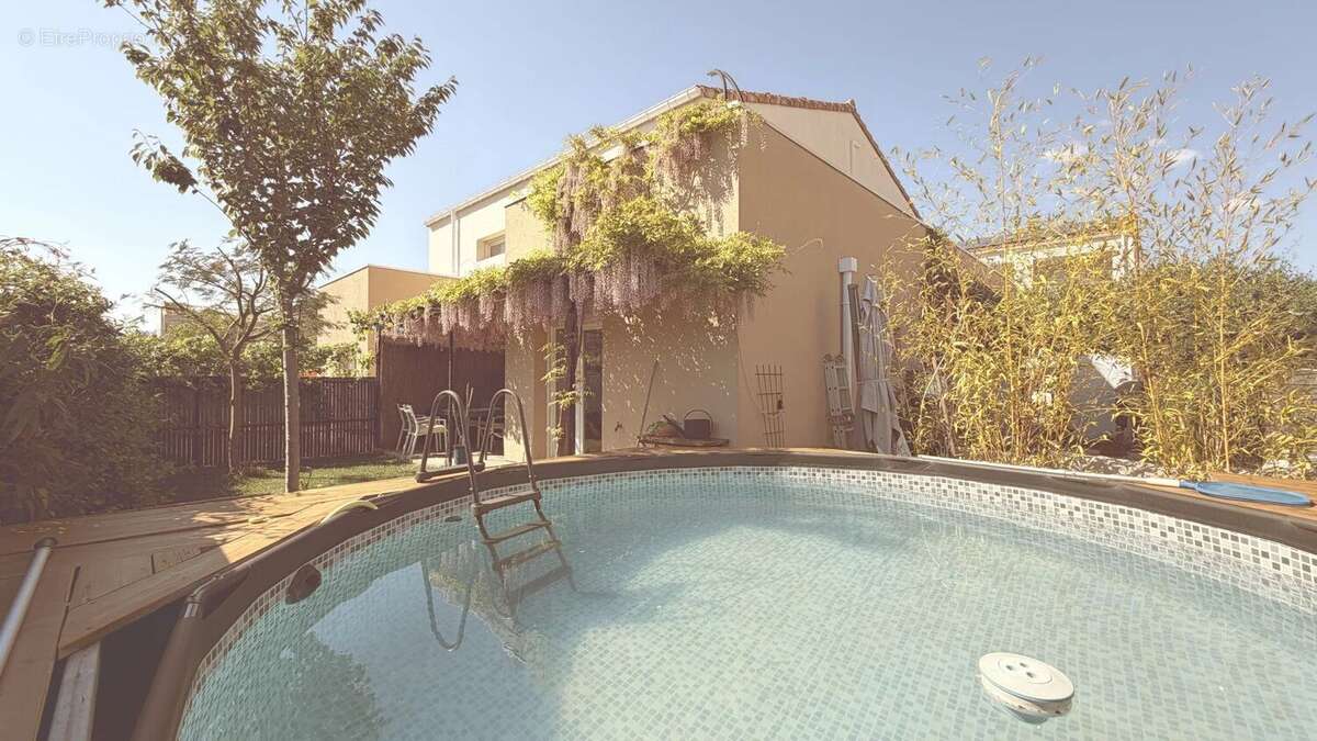 Maison à POURRIERES
