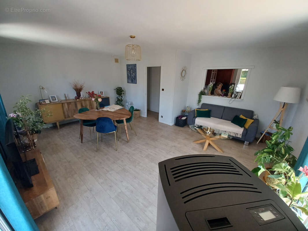 Pavillon habitable de suite, de plain pied, 3ch et 2 garages. Secteur calme, proche forêt. - photo 13