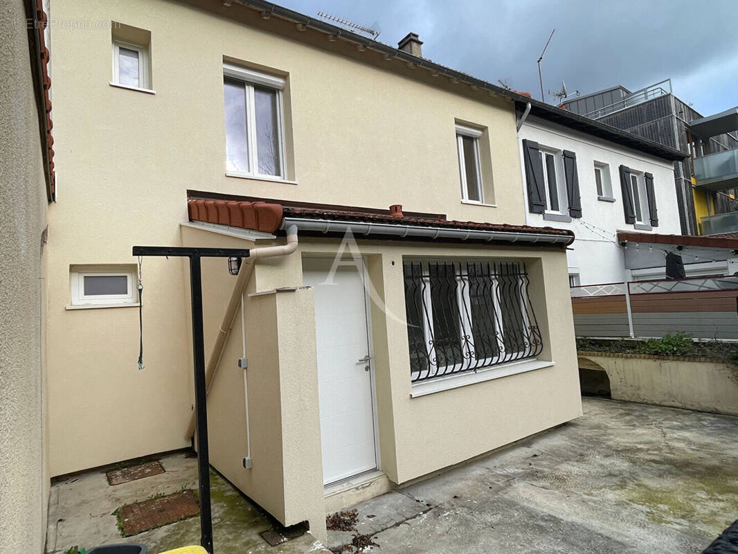 Maison à CHAMPS-SUR-MARNE