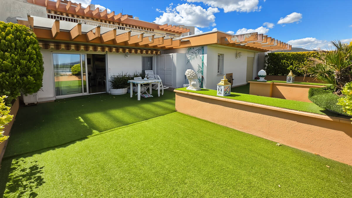 Appartement à MANDELIEU-LA-NAPOULE