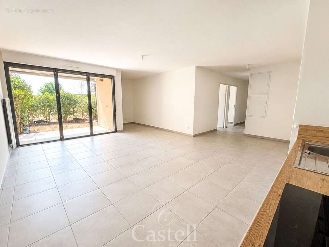 *** appartement 4 pieces, jardin, 2 parkings *** - photo 2