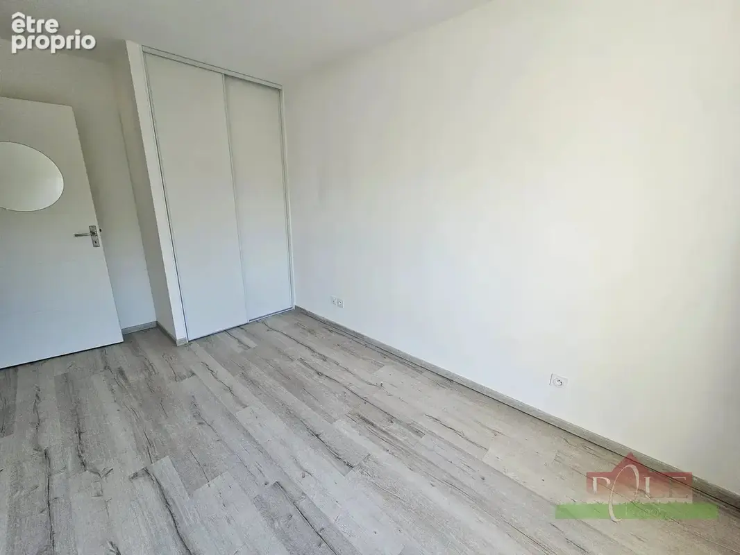 PONT-EVEQUE, Appartement 2018, T4 de 87m² avec garage. - photo 8