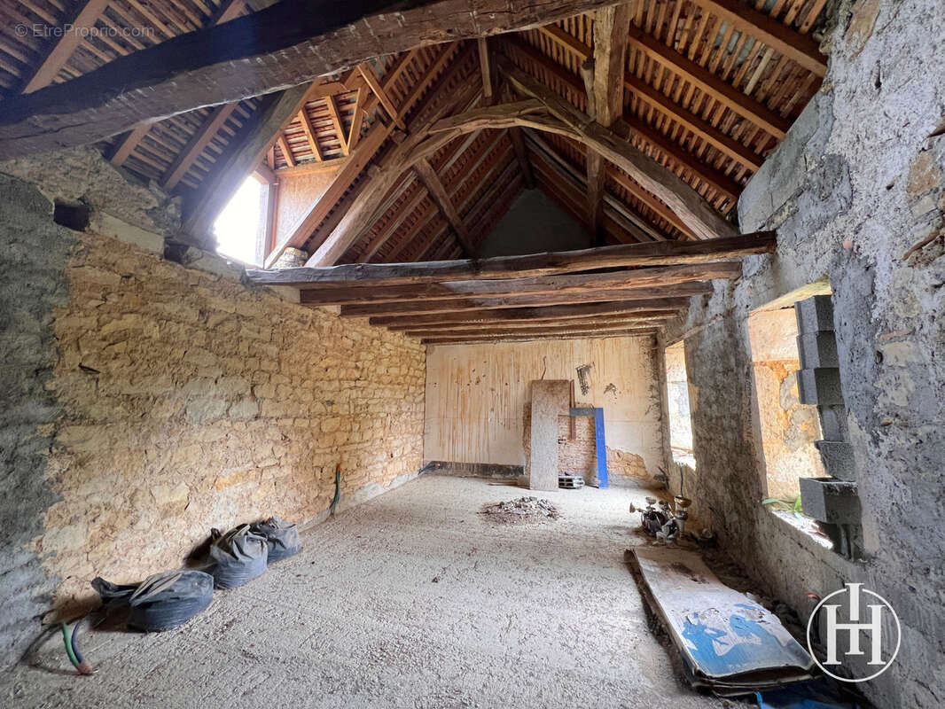 Maison à LOYE-SUR-ARNON