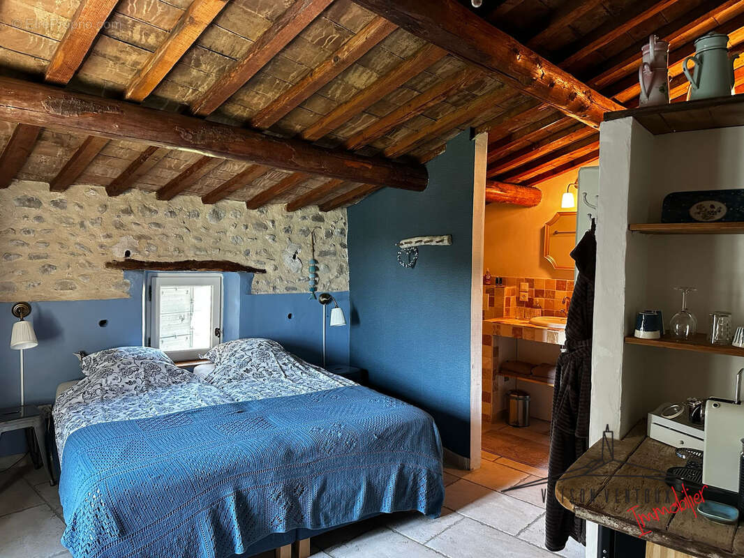 Maison à CRESTET
