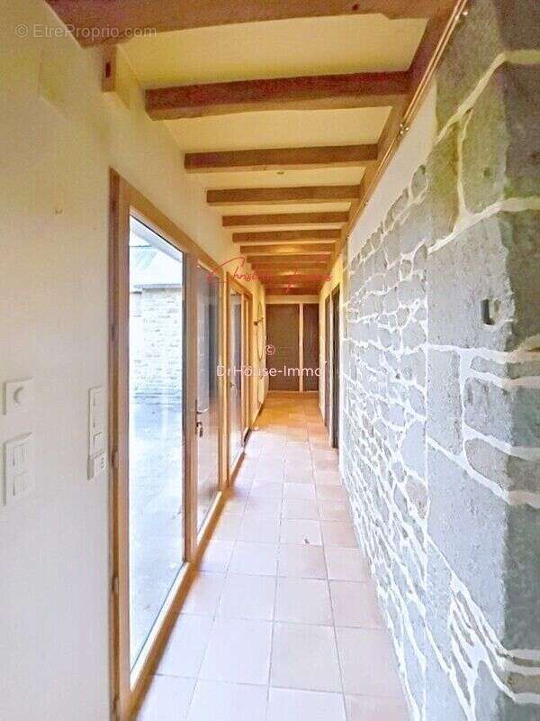 Maison à LOUVIGNE-DU-DESERT