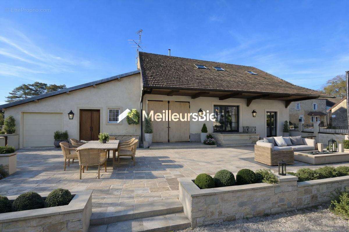 Maison à PLEURE