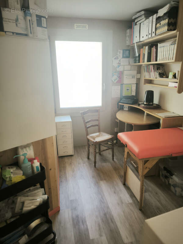 Commerce à MONTAREN-ET-SAINT-MEDIERS