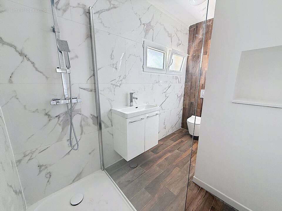 FAMECK   Maison mitoyenne rénovée de 87 m2 - 3 chambres sur 5,59 ares   265 000,- € - photo 11