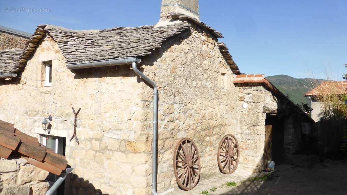 Maison à MOSTUEJOULS