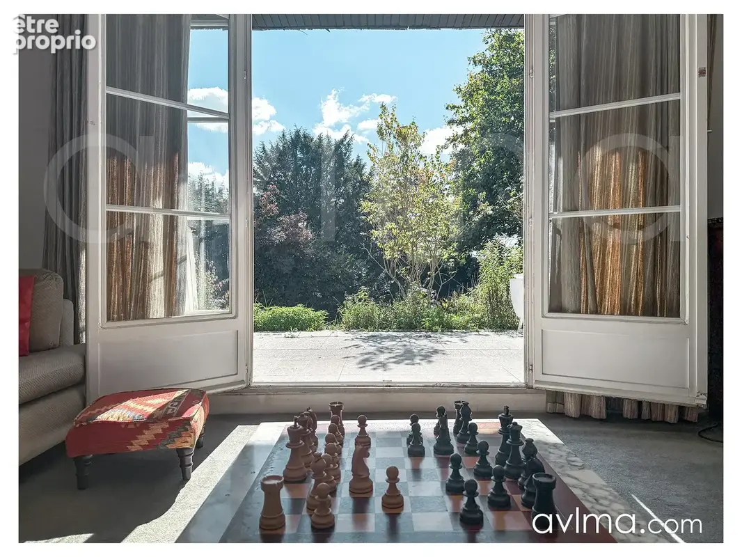 Maison familiale à rénover   Résidence recherchée avec piscine et tennis   Plaine de Versailles - photo 2