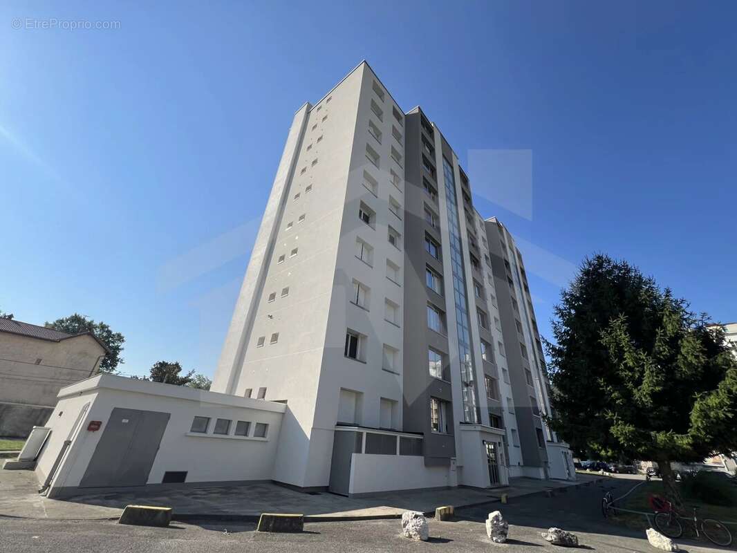 Appartement à FONTAINE