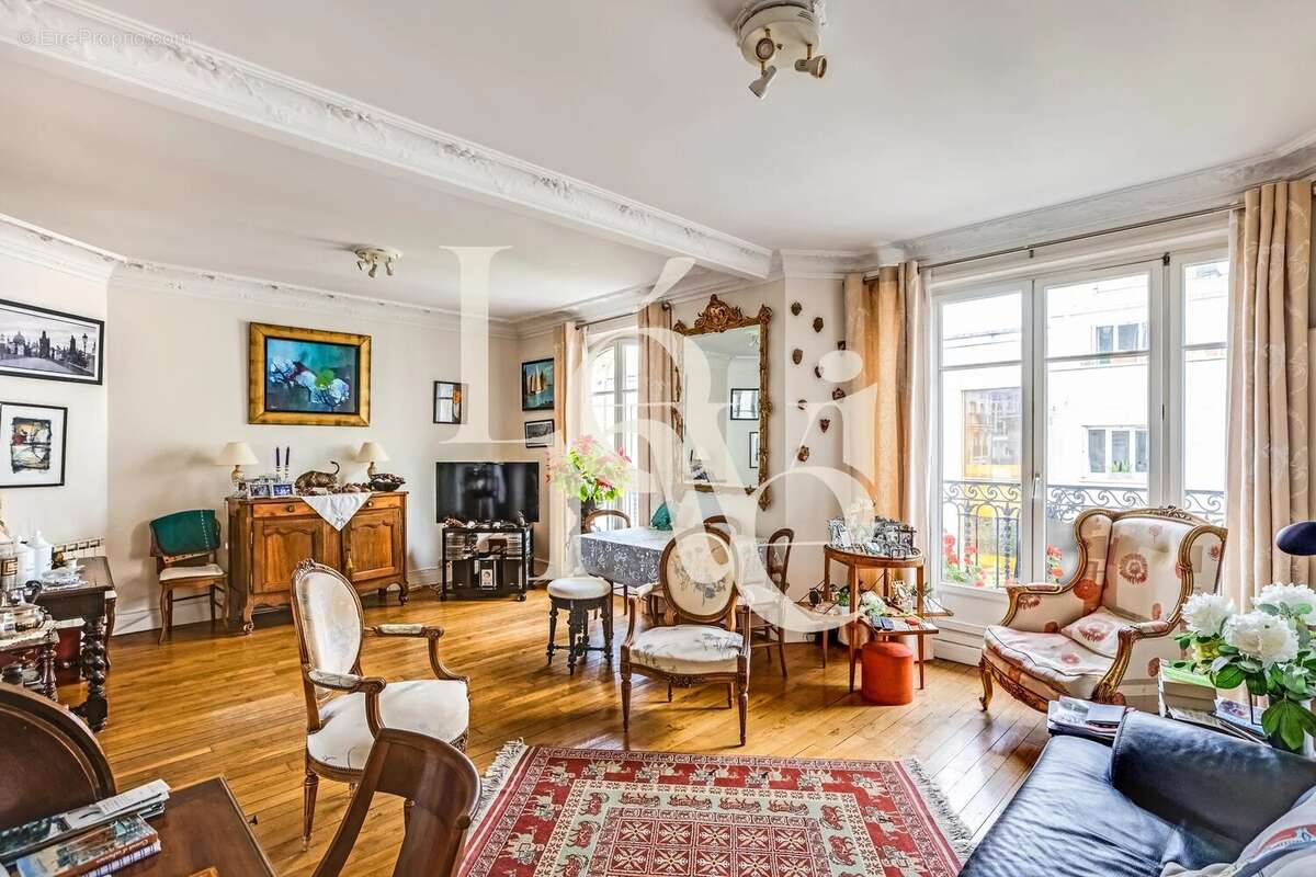Appartement à PARIS-15E