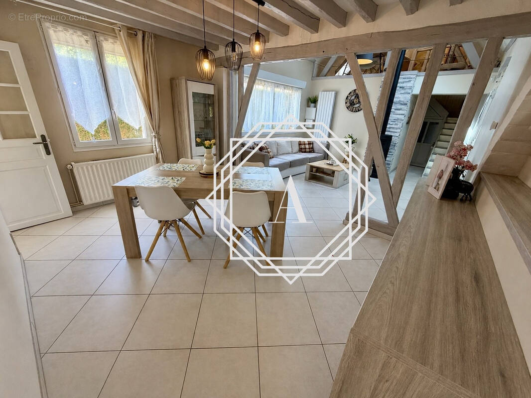 Maison à MERU