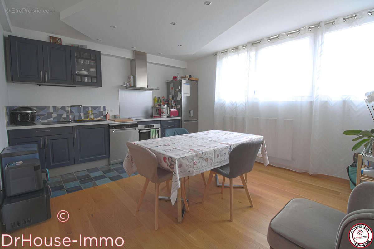 Appartement 92 m² à Fontenay-Le-Fleury  - photo 5