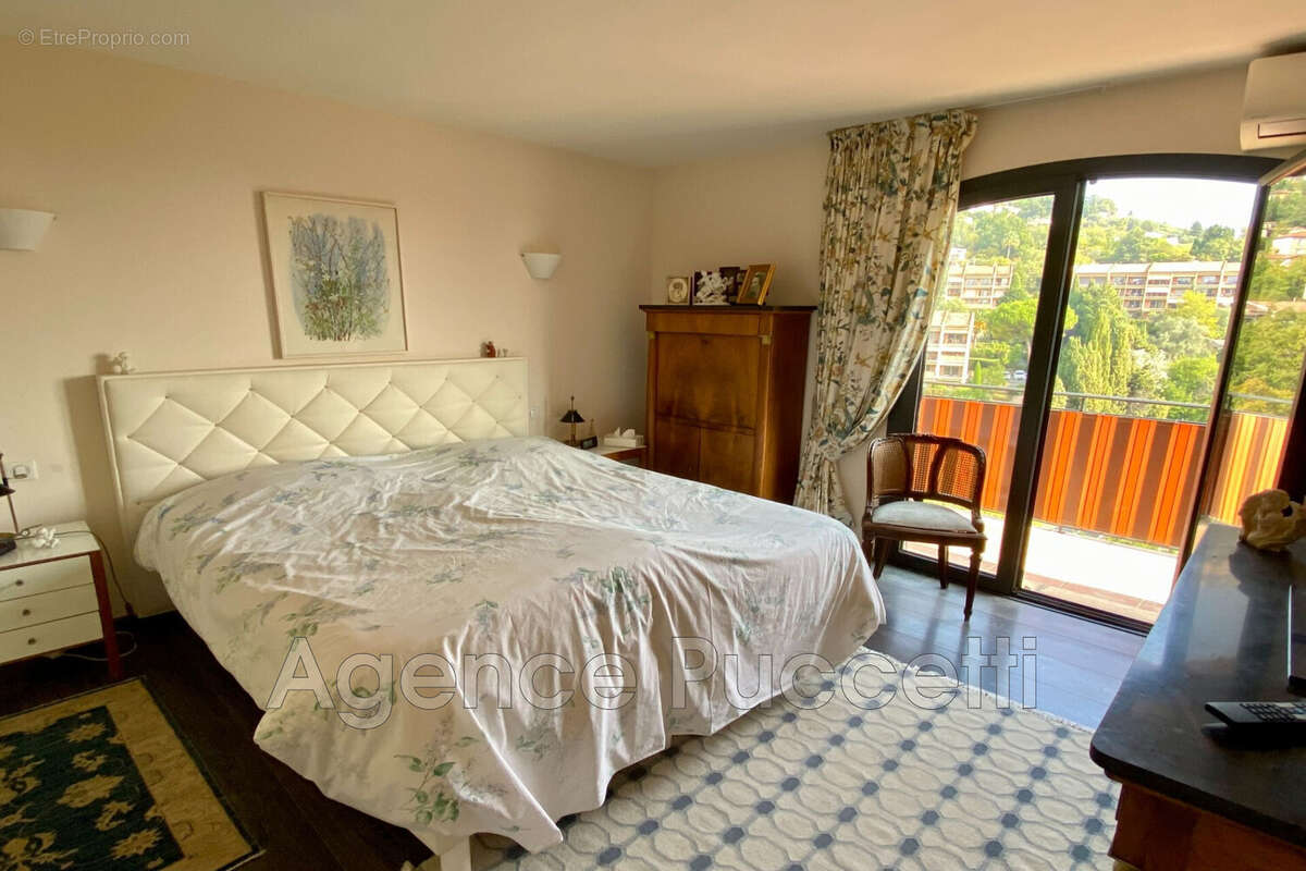 Appartement à VENCE