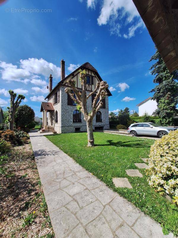 Maison à MORET-SUR-LOING