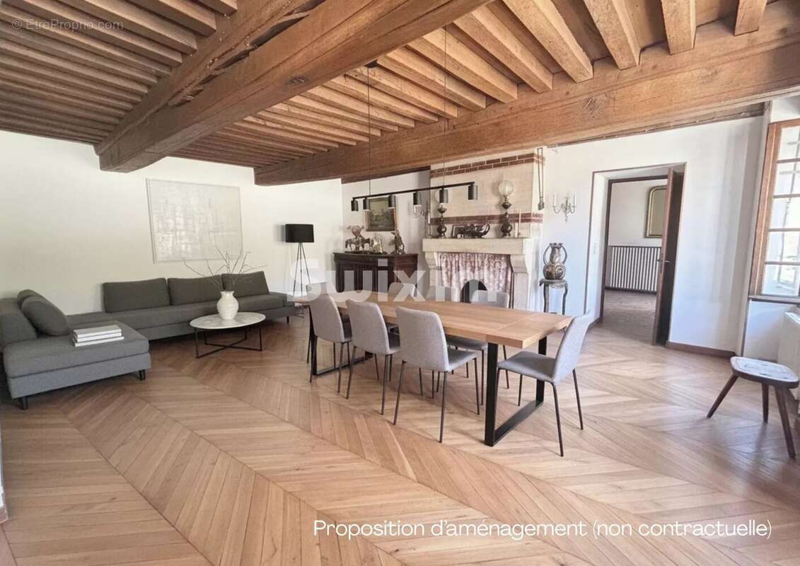Propriété de caractère avec dépendances sur un terrain de 37 500m² - photo 2