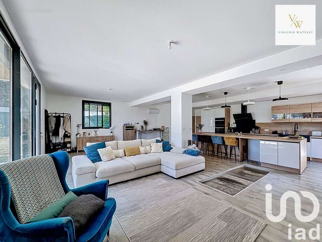 Photo 2 - Maison à SAINT-CLEMENT-DE-RIVIERE