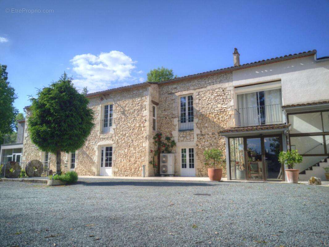 Commerce à MONFLANQUIN