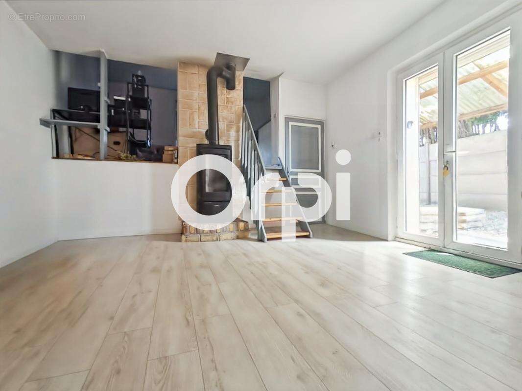 Maison individuelle 2 chambres, jardin à BISSEZEELE (59380) - photo 8