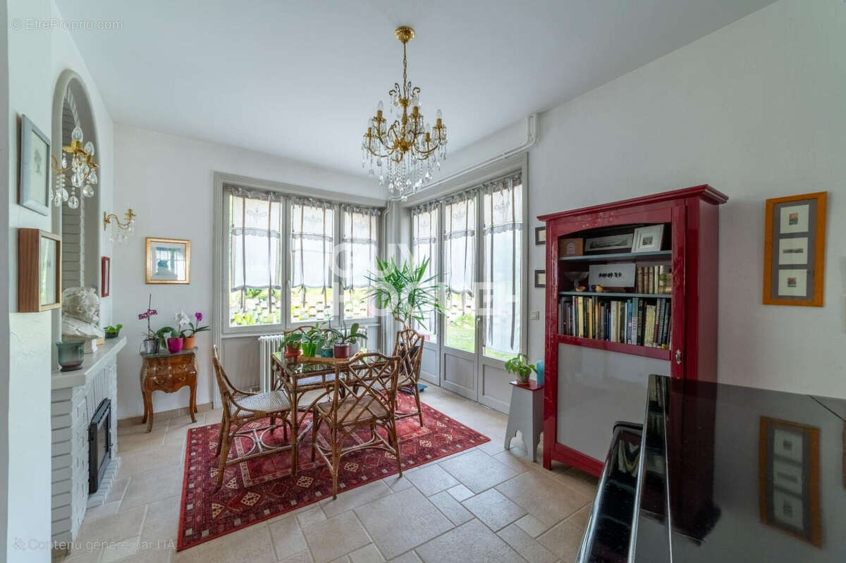 Maison à SAINT-POLGUES