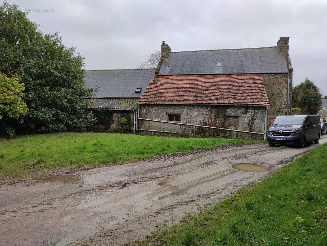 Maison à LANGUENAN