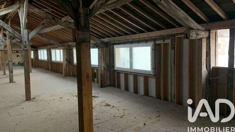 Photo 8 - Commerce à LA VEUVE