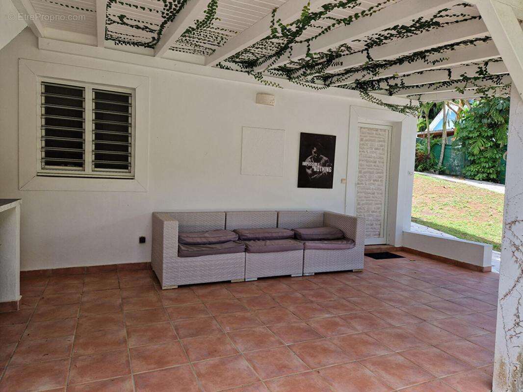 Maison à PETIT-BOURG