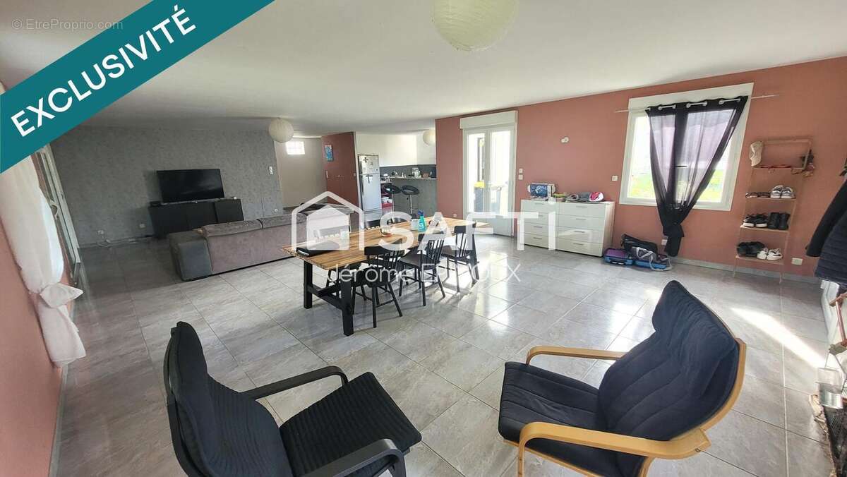 Photo 2 - Maison à CHATELLERAULT