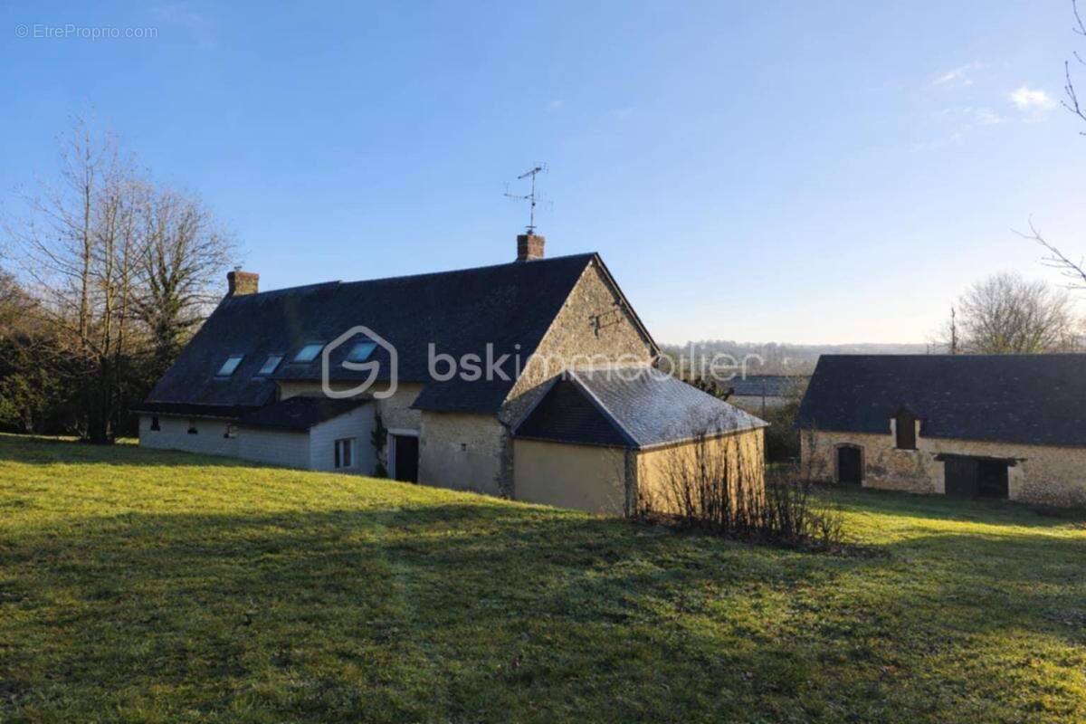 A vendre - Maison du 17éme siècle entièrement rénovée de 217 m2 - photo 2