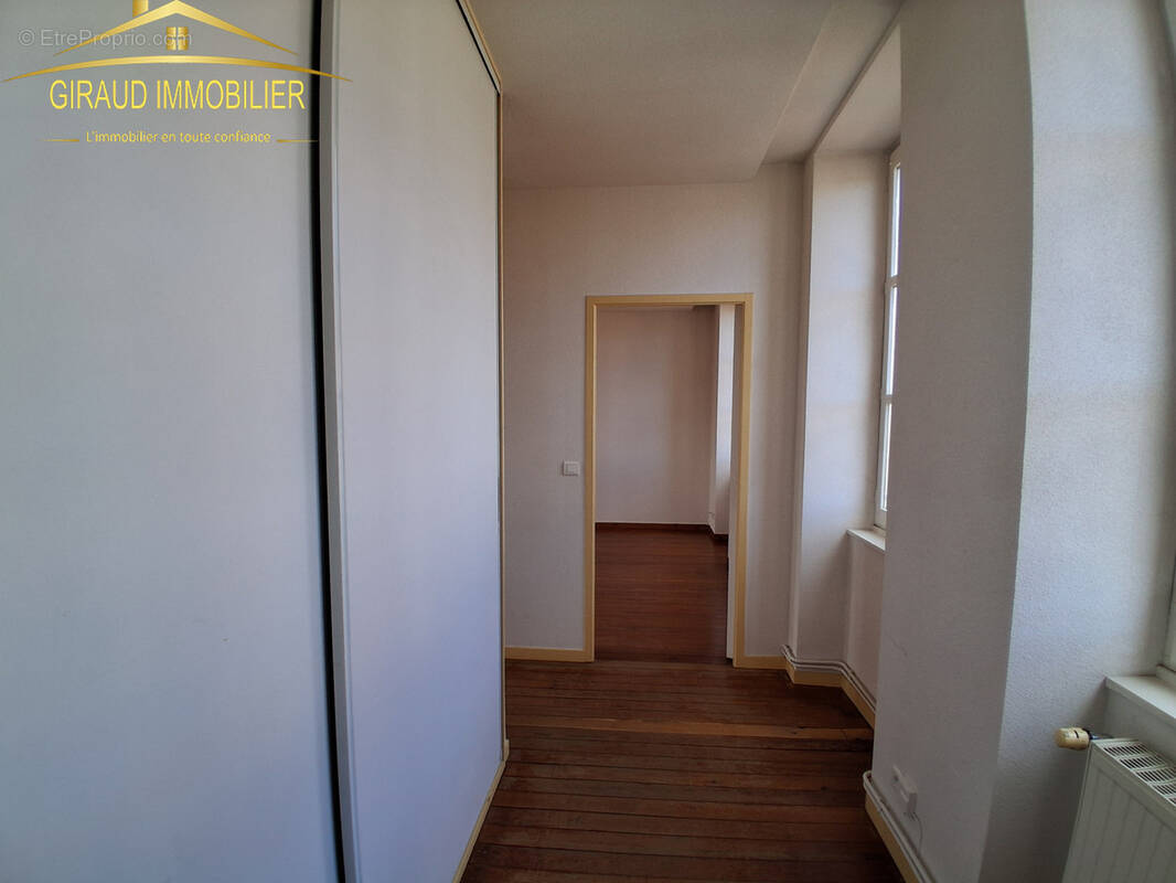 Appartement à CHARLIEU