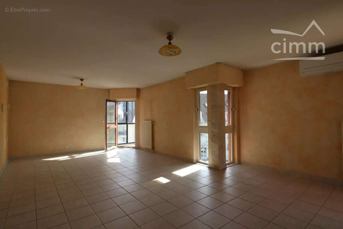 Appartement à CHALLES-LES-EAUX