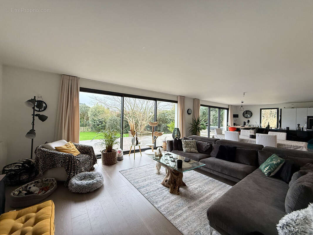 Maison à LE RELECQ-KERHUON