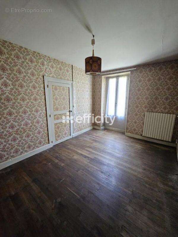 Maison à SAUZE-VAUSSAIS