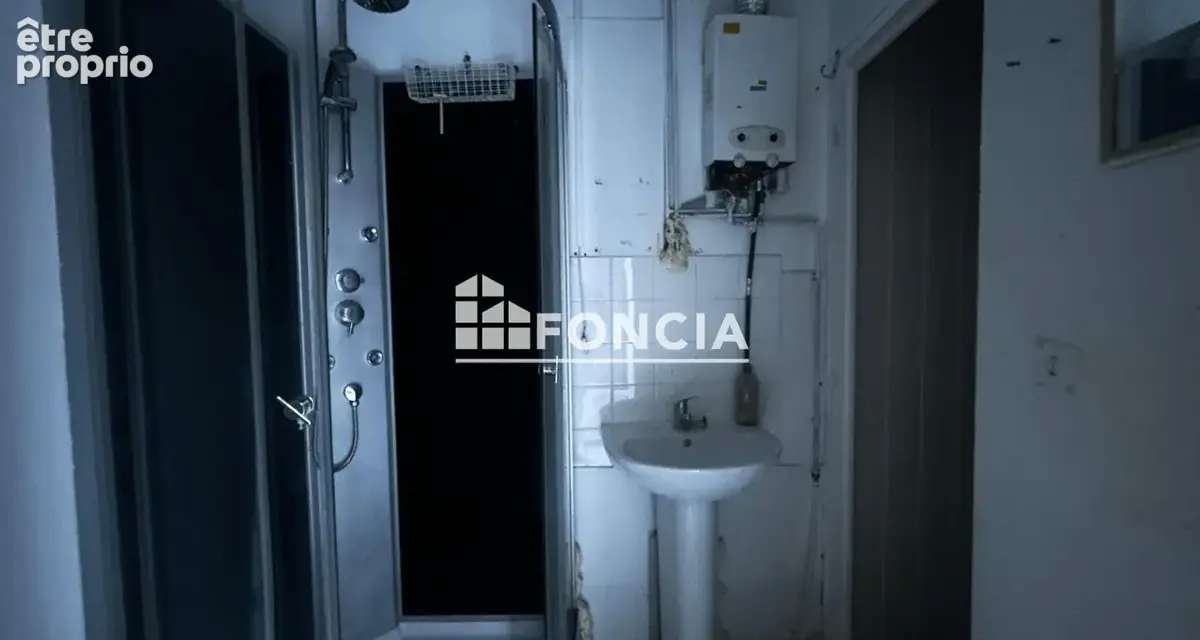 Au cœur de l’Écusson – Local commercial de 16 m² avec accès à un T2 et terrasse - photo 8