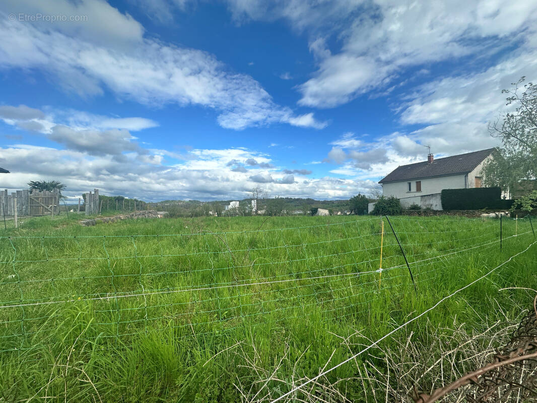Terrain à MONTBAZENS
