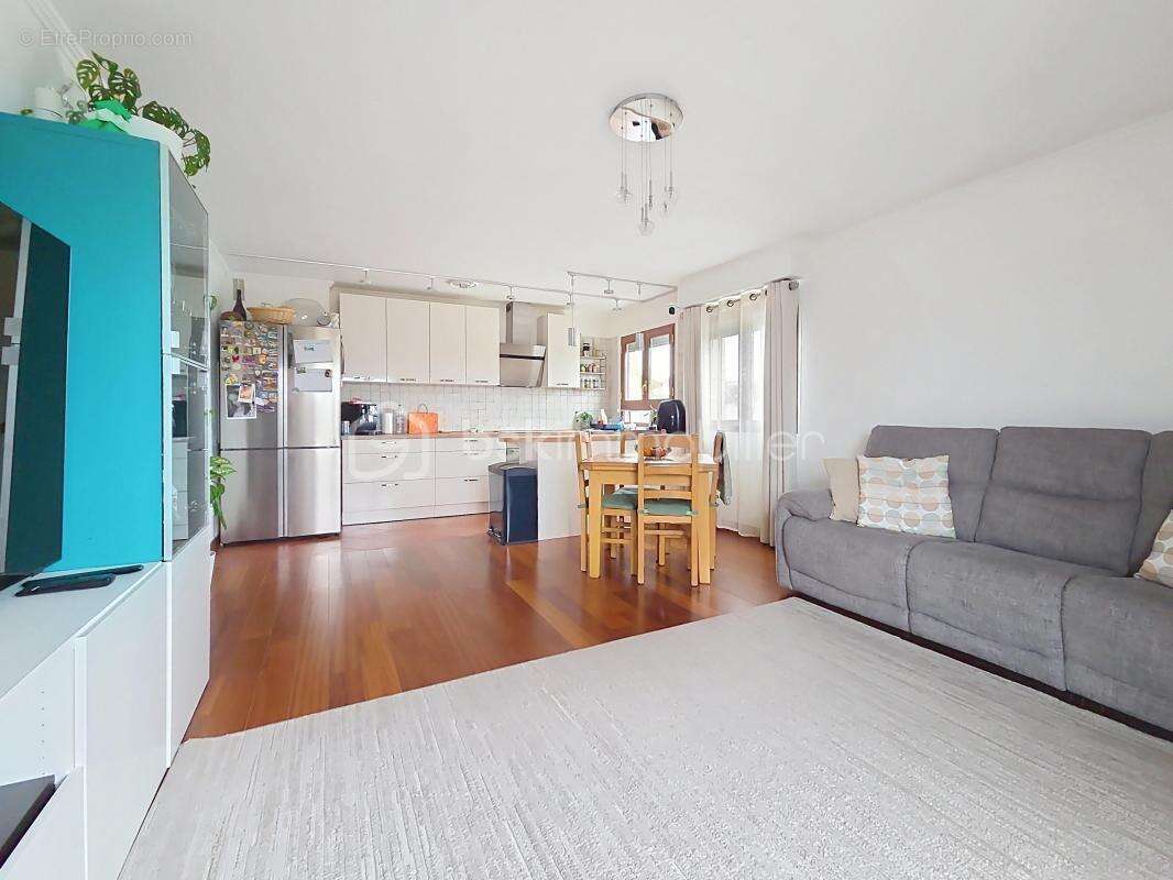 Appartement à NANTERRE