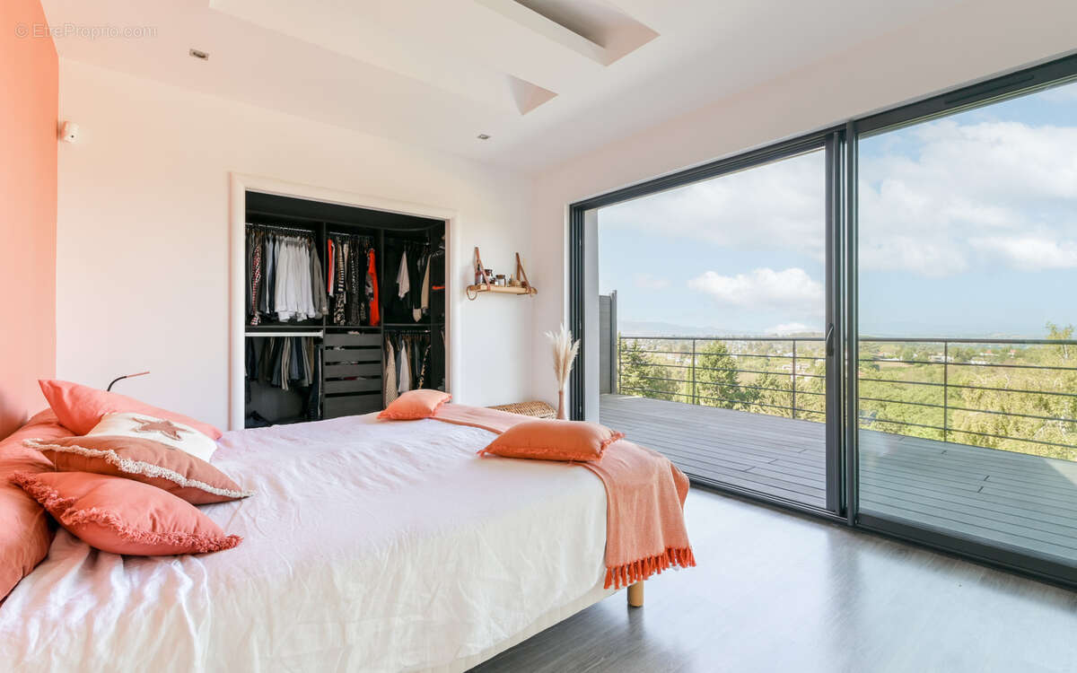 Maison à CHAMPAGNE-AU-MONT-D&#039;OR