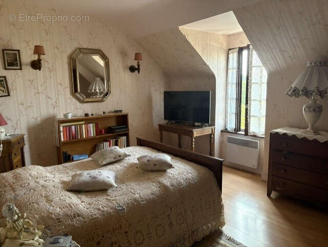 ERQUY - MAISON de 7 pièces + 2 logements - 209m2 habitables - photo 10