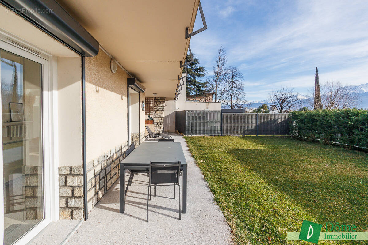 Appartement à CORENC