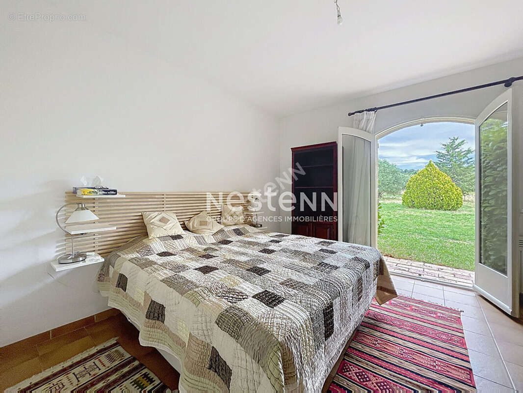 Lourmarin - Maison  5 pièce(s), 180m2, 4 belles chambres, garage-,piscine - photo 13