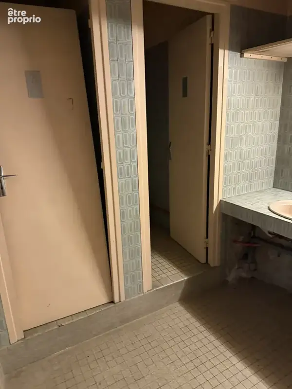 A Auch, à vendre immeuble (local commercial et appartement 3 pièces) - photo 12