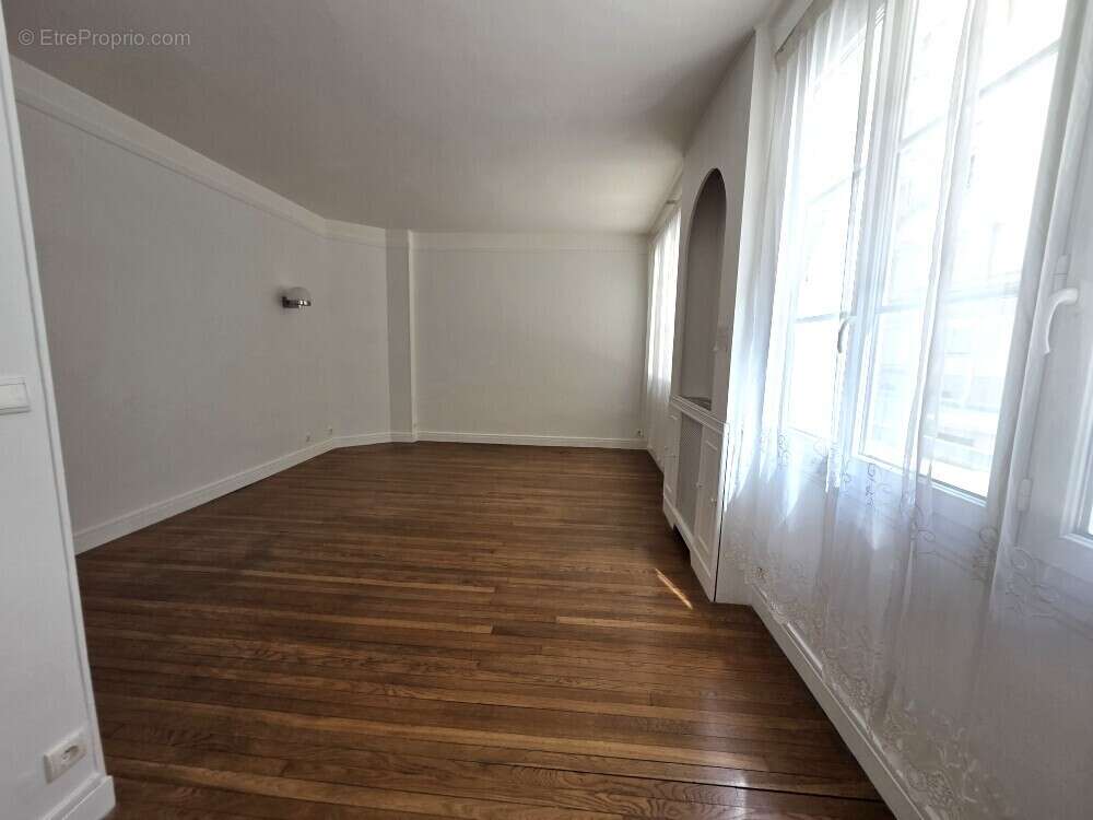 Appartement à ISSY-LES-MOULINEAUX