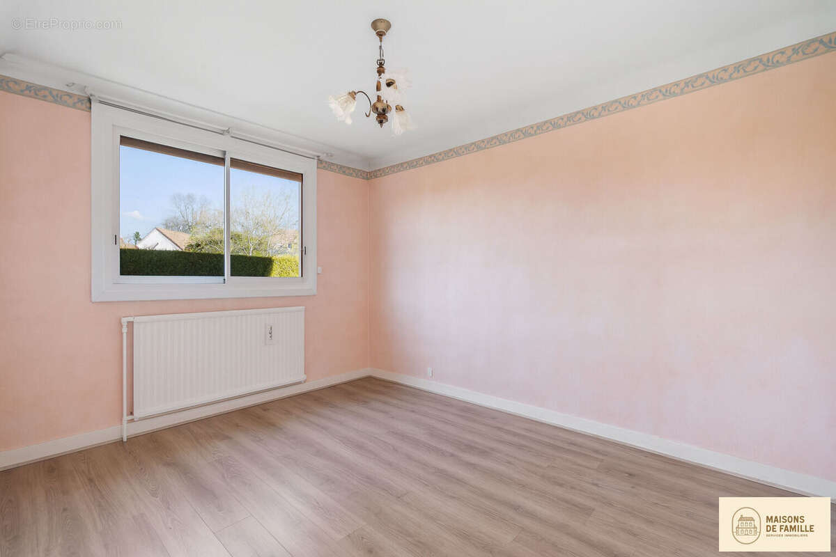 Maison à LA CELLE-SAINT-CLOUD