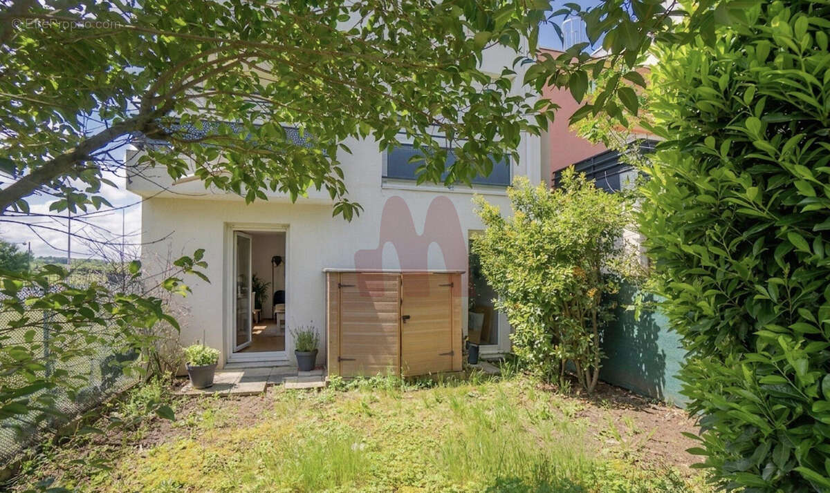 Appartement à MEYZIEU